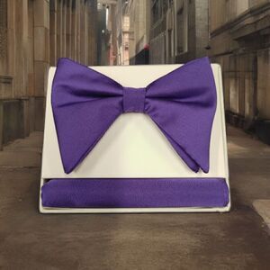 MEN'S MILANO MODA PURPLE OVERSIZED TEARDROP BOW TIE AND POCKET SQUARE. BT06.